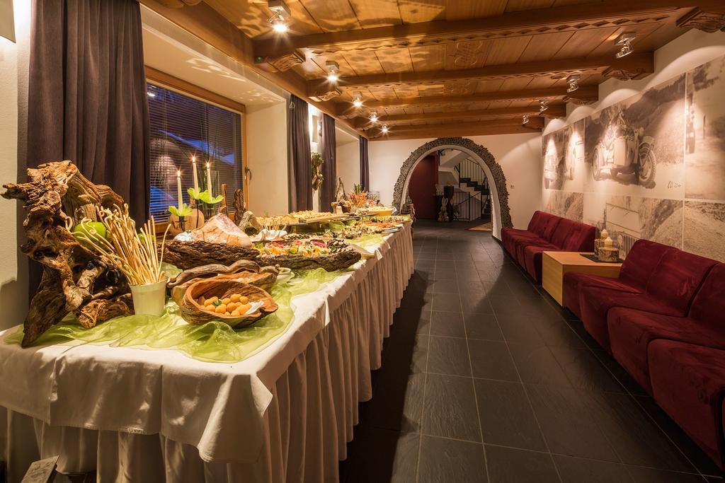 Hotel Rezia La Villa  Eksteriør billede